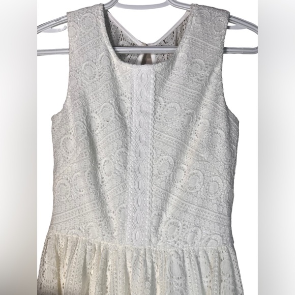 Altar D State  Sleeveless Open Back Lace Eyelet - Picture 2 of 8